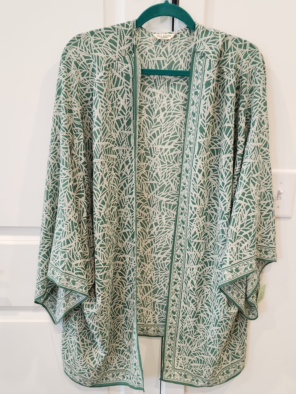 Max Studio Green and Cream Printed Kimono